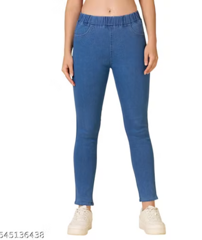 Women’s Black Slim Fit Ankle-Length Pants