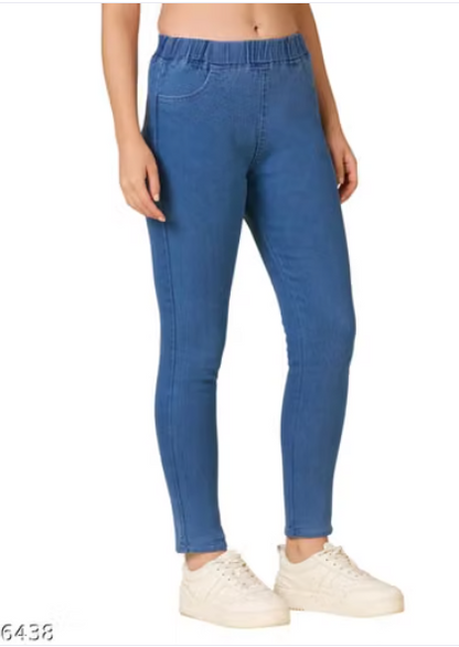 Women’s Black Slim Fit Ankle-Length Pants