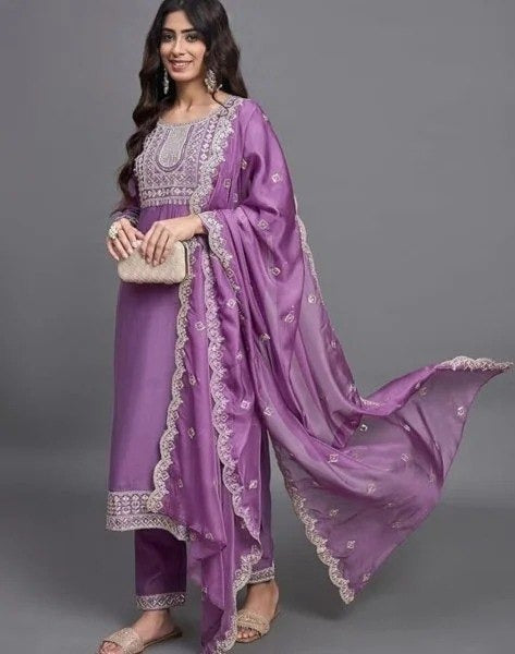 Elegant Lavender Embroidered Straight Suit Set with Dupatta