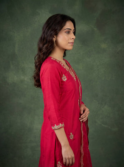 Elegant Red Embroidered Kurta Pant Set with Dupatta